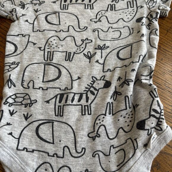 Gerber Unisex Bodysuit Baby Animal Print 12 Month Grey Cute Elephant Giraffe - Picture 3 of 9